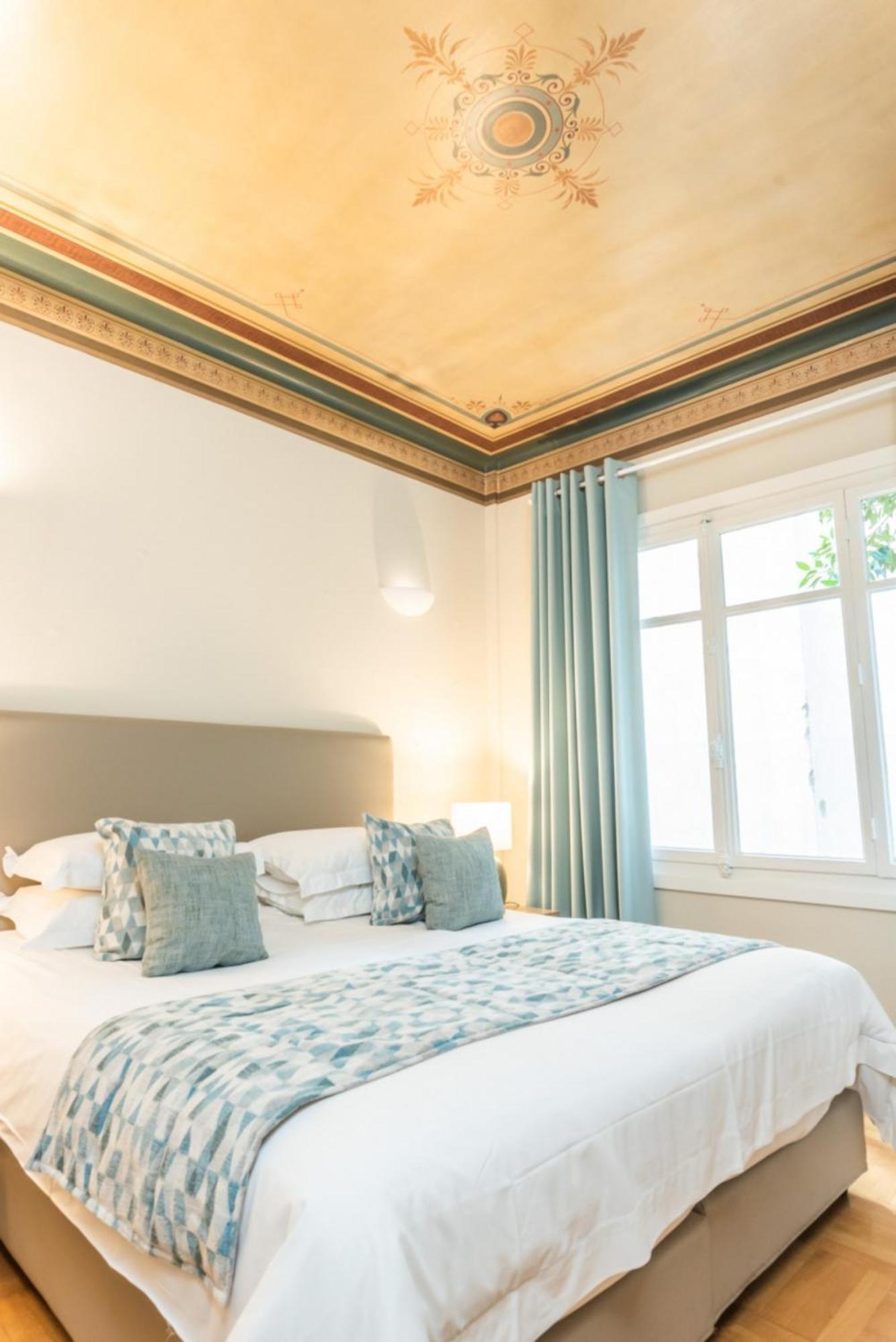 33Solonossuites Atina Oda fotoğraf