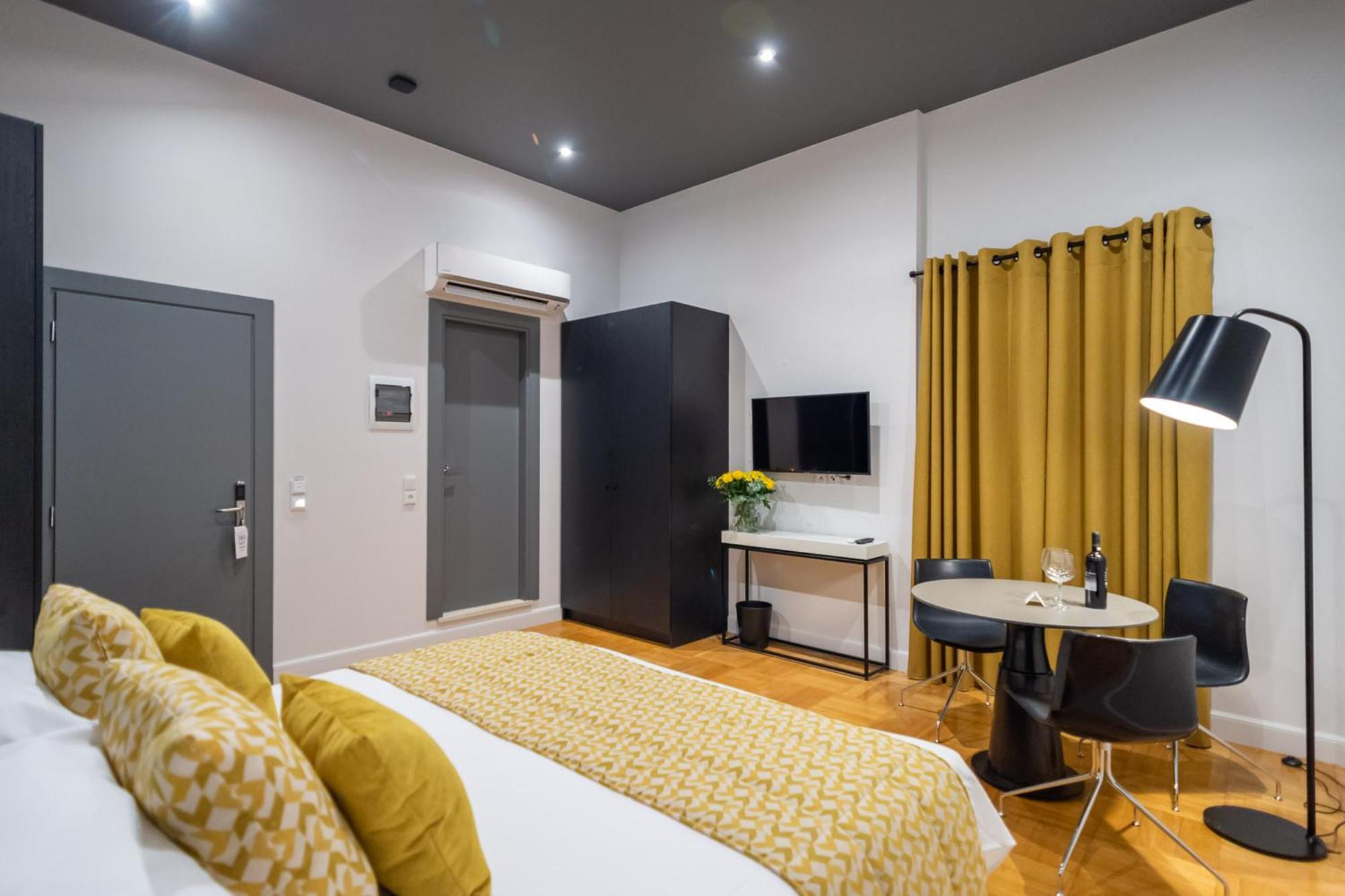 33Solonossuites Atina Oda fotoğraf