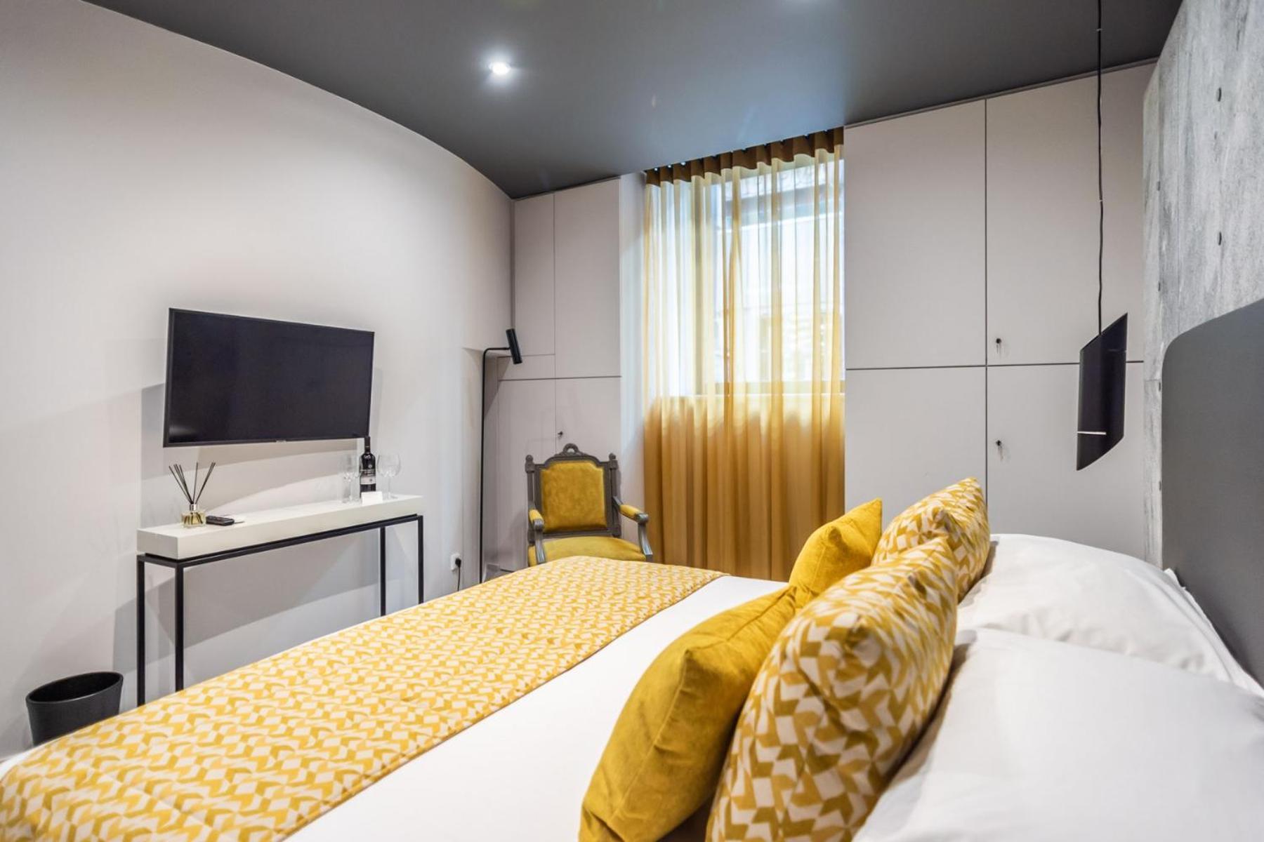 33Solonossuites Atina Oda fotoğraf